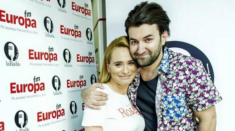 Mama lui Smiley, despre artist: „Cred că e cam cucerit el de fete“ Andreea Esca si Smiley
