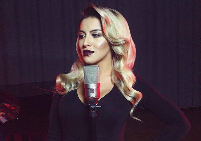 Nicoleta Nucă a prezentat un filmuleţ cu refrenul unor piese ce vor fi incluse pe primul ei album nicoleta nuca refren youtube