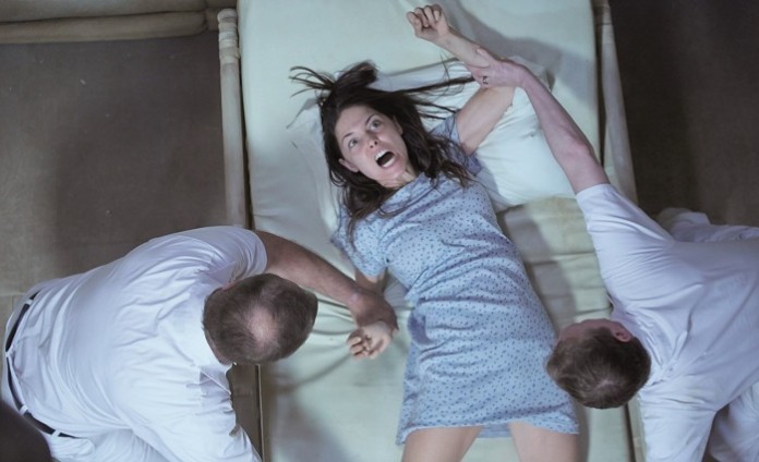 the-exorcism-molly-hartley01