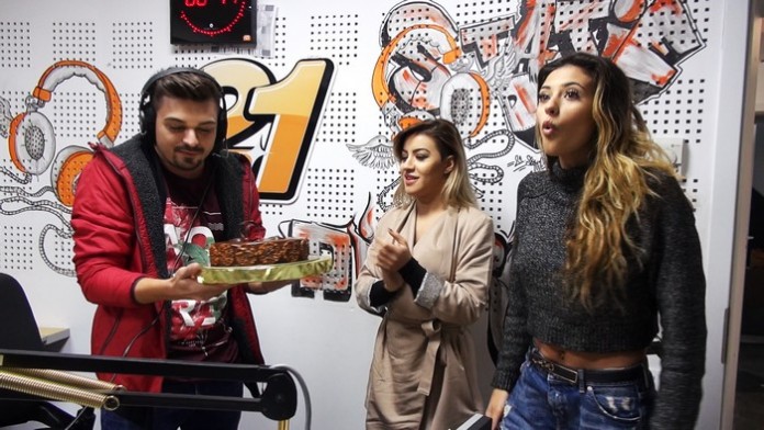 Nicoleta Nuca si Antonia