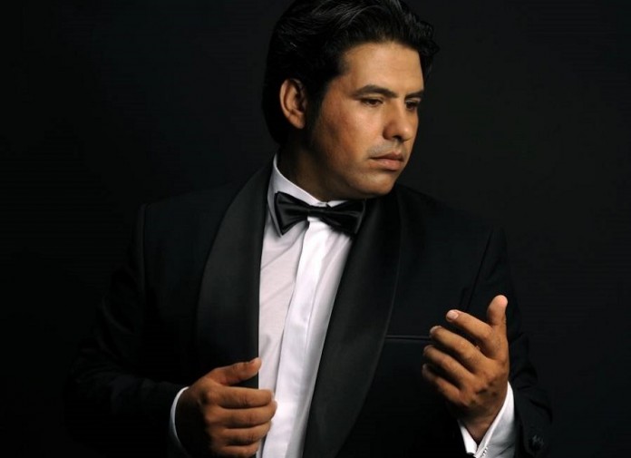 costel busuioc in noaptea sfanta de craciun lyric video