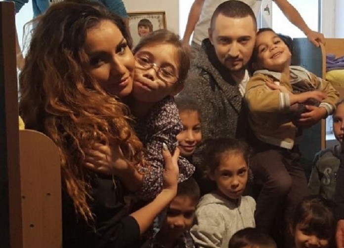 like chocolate f charm star salvator