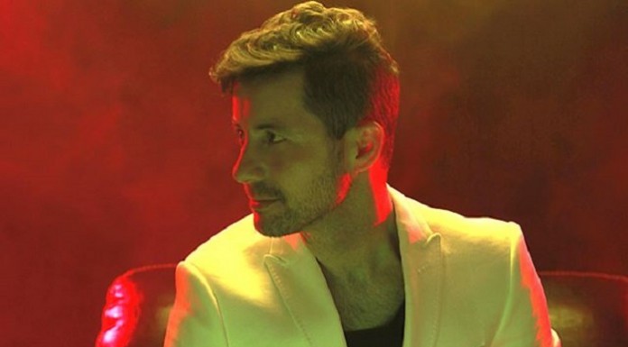 Adrian Sînă a lansat videoclipul melodiei „Orice fac, e bun cu tine“ adrian sina videoclip orice fac e bun cu tine
