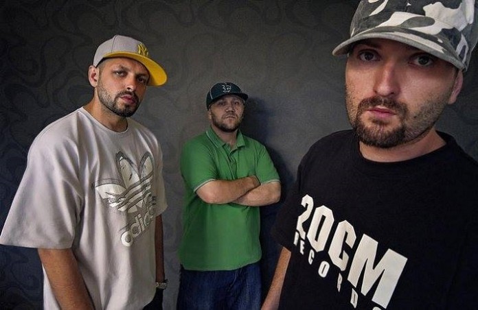 Albumul trupei Paraziții a ajuns la fani înainte de a fi lansat parazitii album lovitura de pedeapsa