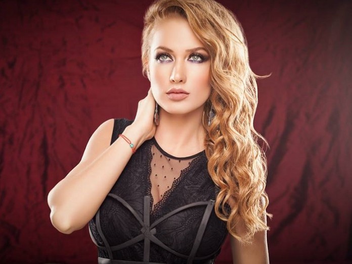 nicole stroiny videoclip red lights