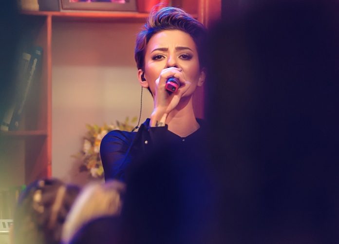 giulia ochii tai live true club