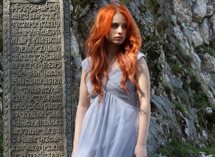 lucia strong videoclip