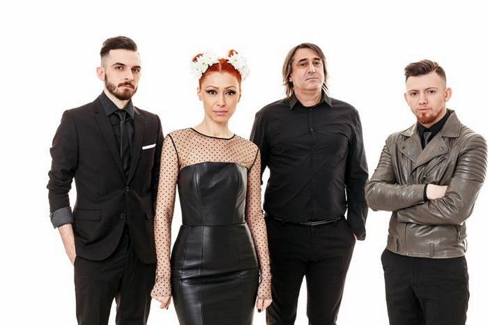 Trupa Camioane in multime