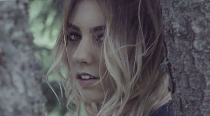 Jo a lansat o nouă melodie însoţită de videoclip, „Cu un picior în Rai“ jo cu un picior in rai videoclip