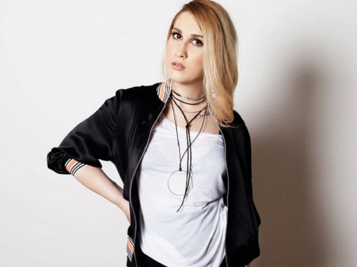 adda-cu-barca-pe-apa