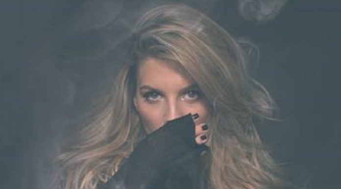 Ana Baniciu a lansat o nouă melodie însoţită de videoclip, „Aromă de iarnă“ ana-baniciu-aroma-de-iarna-videoclip