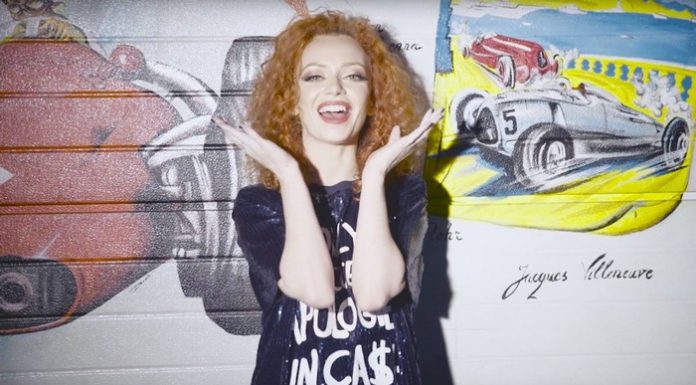 Laura Gherescu a lansat videoclipul melodiei „Jucării“ Laura Gherescu