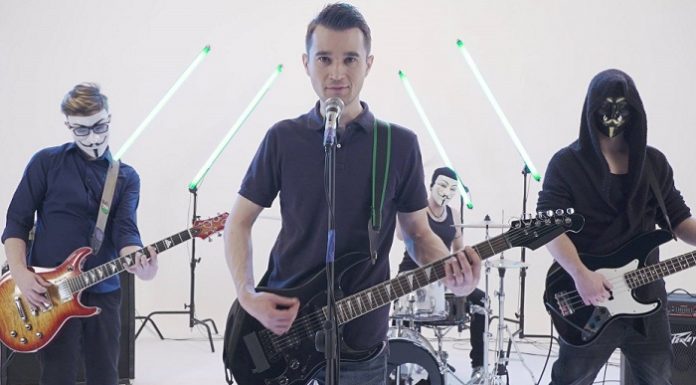 Alex and The Fat Penguins au lansat un lyric video pentru piesa „Just a fool“ alex and the fat penguins just a fool