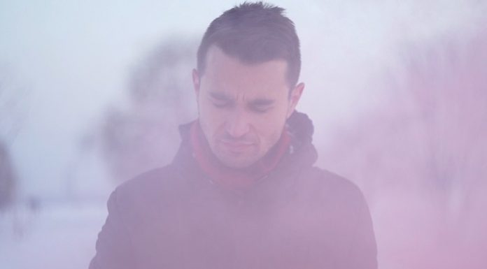 Alex şi The Fat Penguins au lansat videoclipul piesei „Regele și Dragonul“ Alex The Fat Penguins Regele si Dragonul