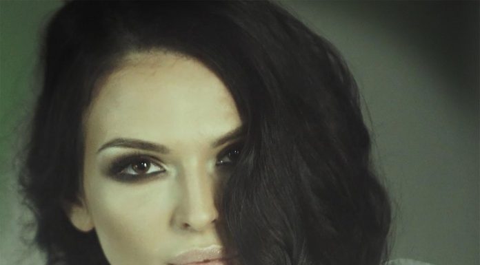 Francisca a lansat un lyric video pentru piesa „Cu pumnii în piept“ Francisca Cu pumnii in piept