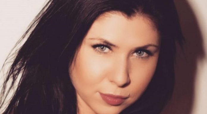 Angelika Vee şi Sons of Maria au lansat un lyric video pentru piesa „Breathe into me“ angelika vee breathe into me