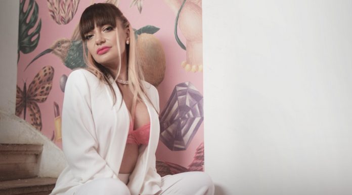 Andreea Antonescu a lansat, alături de Chriss JustUs, videoclipul piesei „Amanta fidelă“ andreea antonescu amanta fidela videoclip