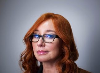 Tori Amos a lansat un lyric video pentru melodia „Cloud riders“ Tori Amos