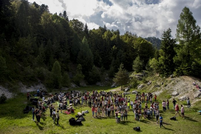 Voltaj Academy - Dincolo de stele