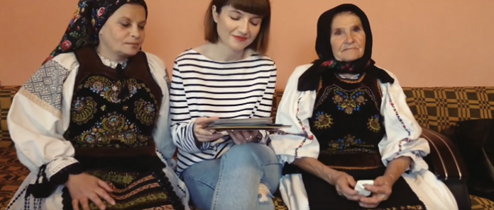 Tradiţie, istorie şi emoţie: Alexandra Ungureanu lansează „FolkloRecuperator” Alexandra Ungureanu