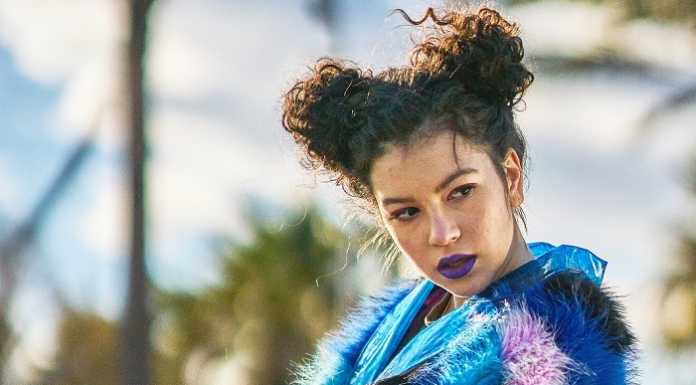 Cleopatra Stratan a lansat o nouă piesă, „Pupă-mă“, al cărei clip este filmat în Castellon de la Plana