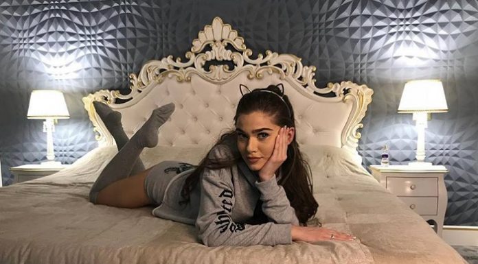 Theo Rose a lansat o nouă melodie însoţită de videoclip, „Știu de voi“