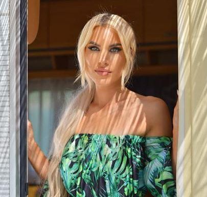 AMNA a lansat azi piesa insotita de videoclip „6 șoapte”