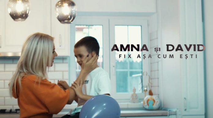 AMNA, emoționată și fericită că fiul său, David, îi calcă pe urme. Cei doi au lansat „Fix așa cum ești”