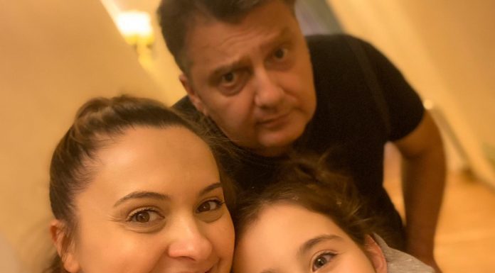 Mihai Alexandru și Miriam Stoica au lucrat la o piesa specială de iarnă Mirian Stoica alaturi de profesoara Alina Roșca si Mihai Alexandru