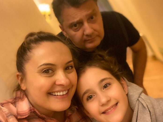 Mirian Stoica alaturi de profesoara Alina Roșca si Mihai Alexandru