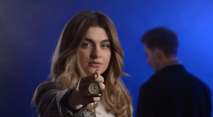 Kayla a lansat prima ei piesă din carieră: „4 AM” kayla - 4AM