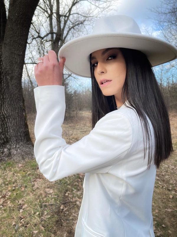 ane seamana cu maite perroni