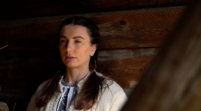 Solista Paula Hriscu a fugit in padure pentru noi surprize muzicale paula hriscu